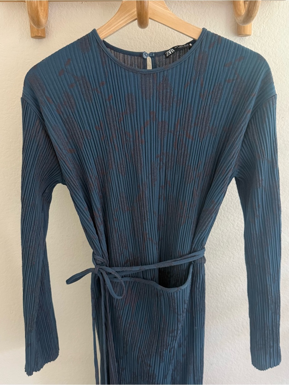 Zara Blue Long Sleeve Wrap Jacquard pleated midi Dress Size S - Picture 2 of 9